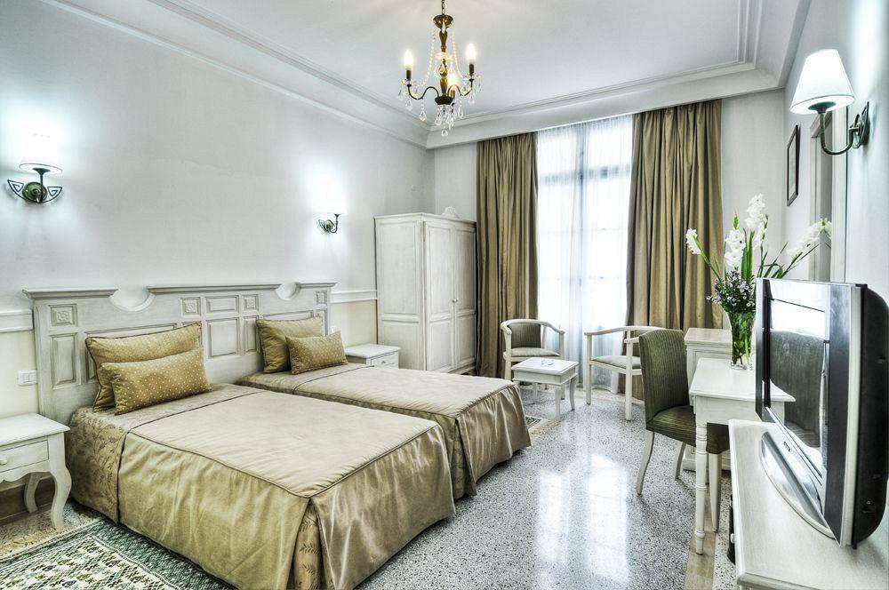 Majestic Hotel Tunis Exterior photo