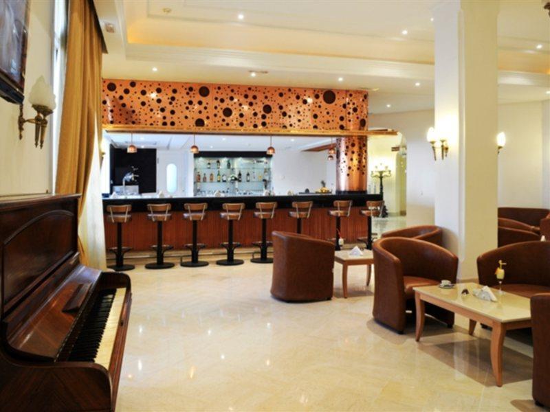 Majestic Hotel Tunis Exterior photo