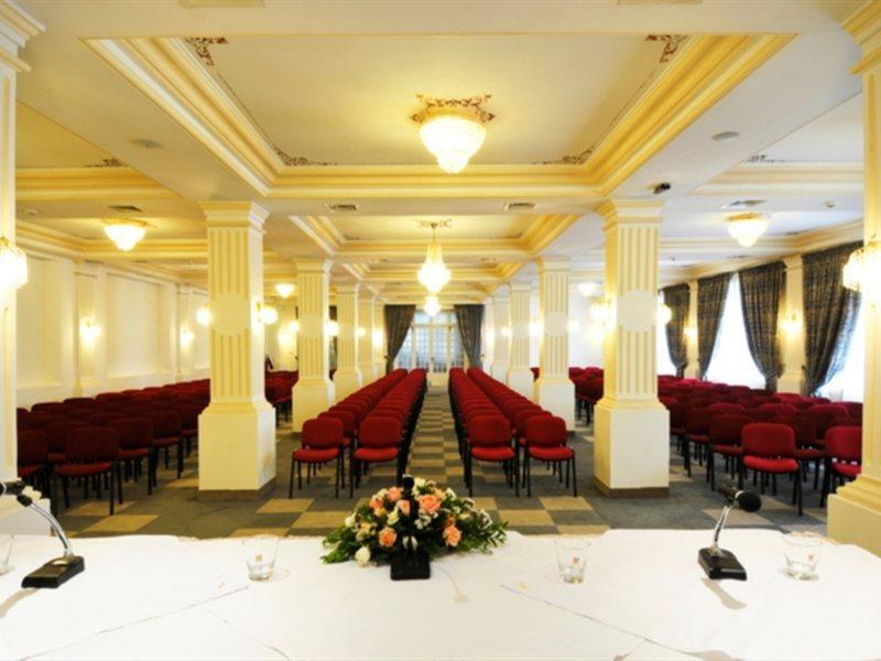 Majestic Hotel Tunis Exterior photo