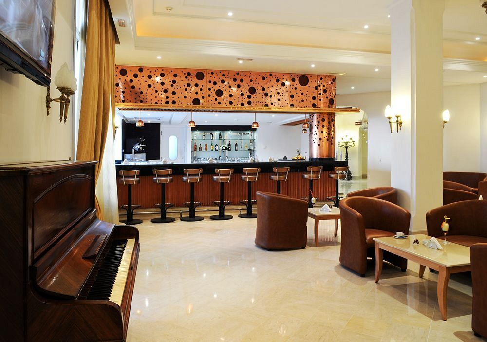 Majestic Hotel Tunis Exterior photo