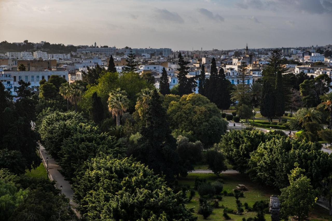 Majestic Hotel Tunis Exterior photo