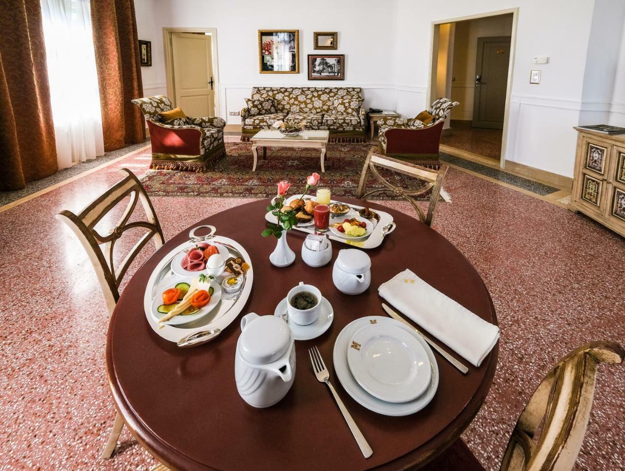Majestic Hotel Tunis Exterior photo