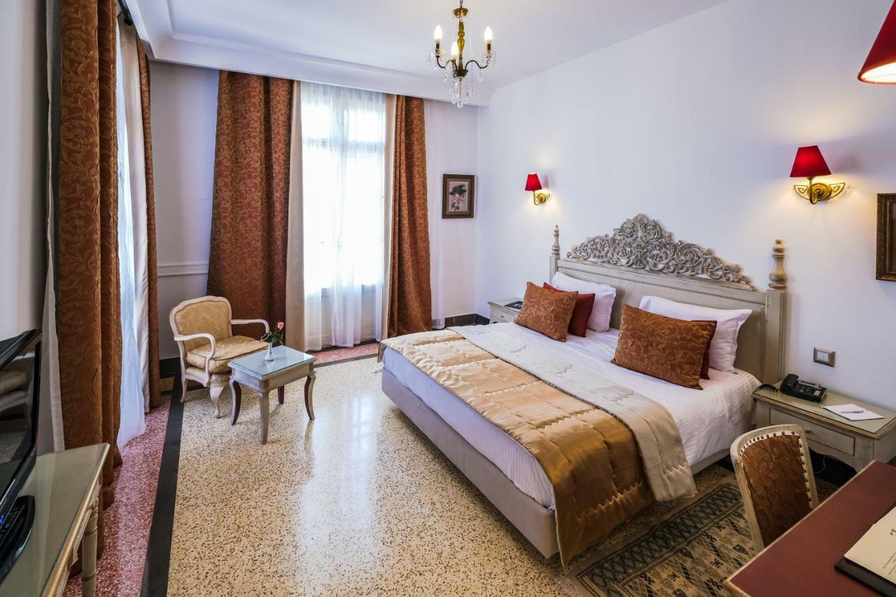 Majestic Hotel Tunis Exterior photo