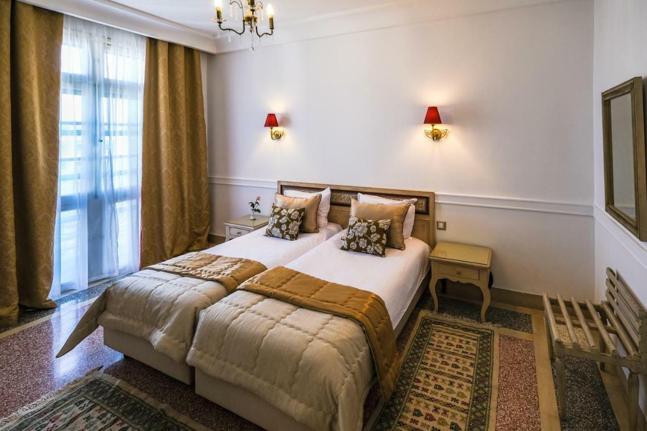 Majestic Hotel Tunis Exterior photo